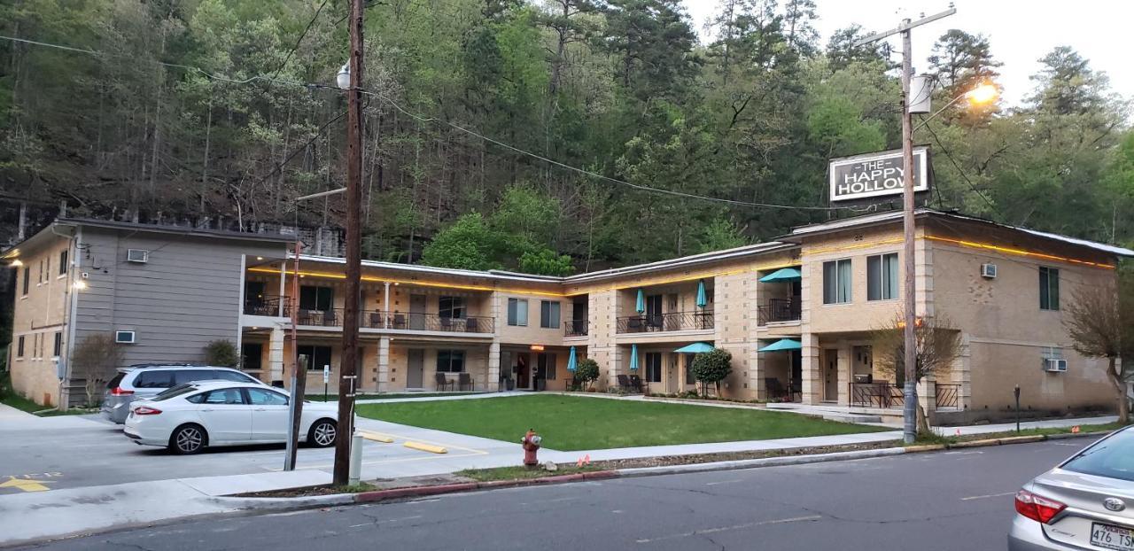 The Happy Hollow Hot Springs Exterior photo